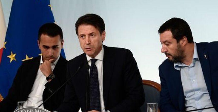 (From L) Italy's Deputy Prime Minister and Minister of Economic Development, Labour and Social Policies, Luigi Di Maio, Italy's Prime Minister, Giuseppe Conte and Italy's Deputy Prime Minister and Interior Minister, Matteo Salvini attend a press conference following a Cabinet meeting on the country's draft budget, prior to its submission deadline to the European Commission on October 15, 2018 at Palazzo Chigi in Rome. (Photo by Filippo MONTEFORTE / AFP)